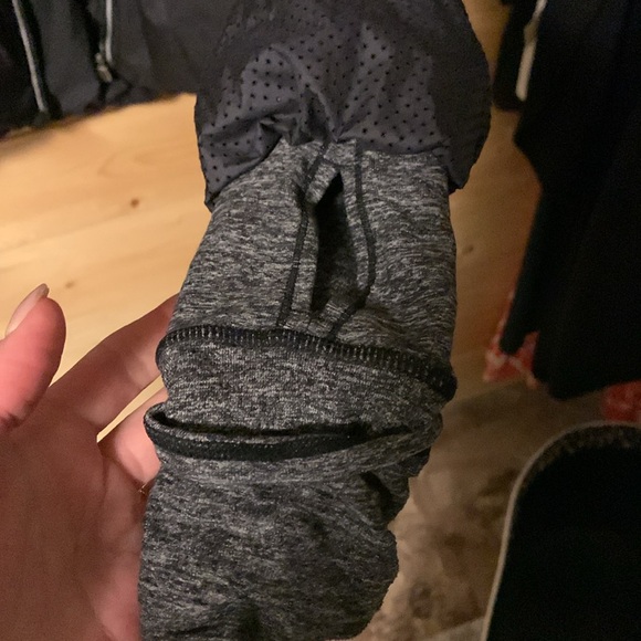 Lululemon running jacket with hood - Picture 5 of 5